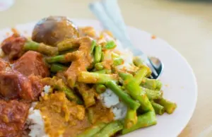 Salah satu hal yang membuat nasi kari di Pulau Bintan begitu istimewa adalah beragam rasa yang ditawarkan.